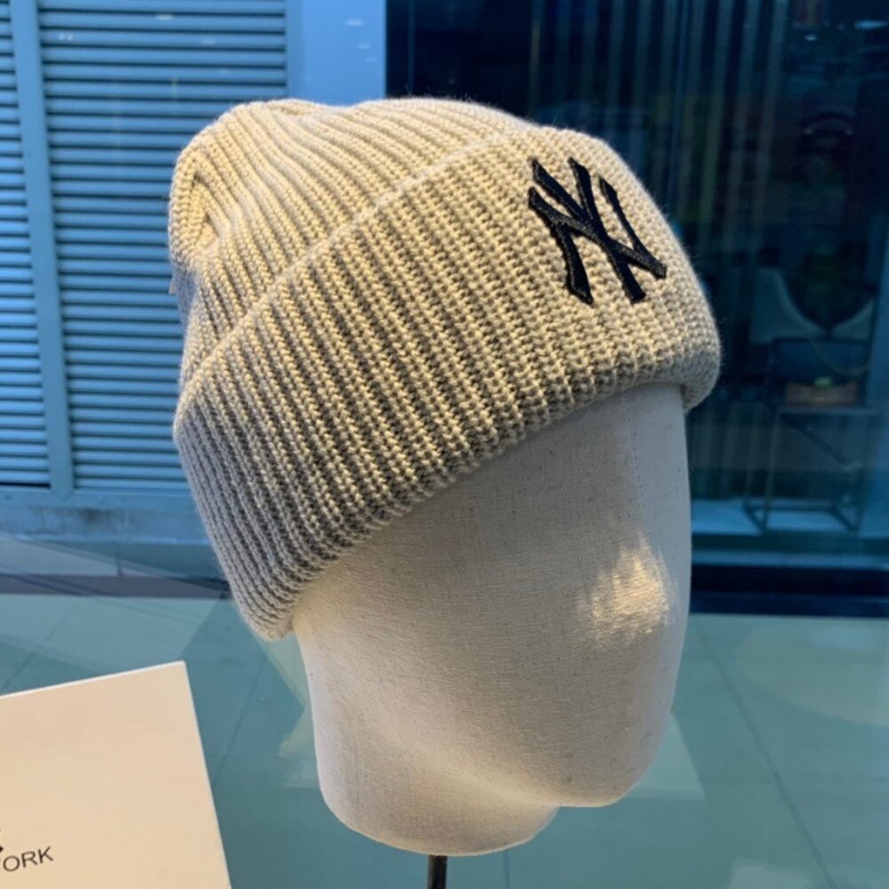 MLB casual and versatile grey knitted cap